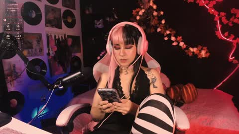 ...  ... online show from December 2024 10:28:02 AM