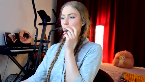 Snapshot of the_steel_magnolia_ chatting on September 2025 09:16:01 PM Ally STREAMING ON TWITCH NOW Check my Twitter for updates online show from September 2025 09:16:01 PM