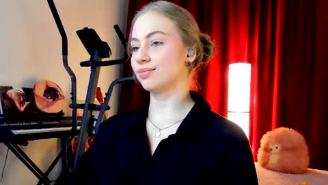 Snapshot of the_steel_magnolia_ chatting on October 2025 03:56:02 PM Ally STREAMING ON TWITCH NOW Check my Twitter for updates online show from October 2025 03:56:02 PM