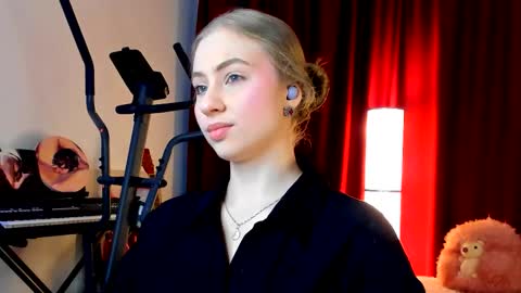 Snapshot of the_steel_magnolia_ chatting on October 2025 05:30:02 AM Ally STREAMING ON TWITCH NOW Check my Twitter for updates online show from October 2025 05:30:02 AM