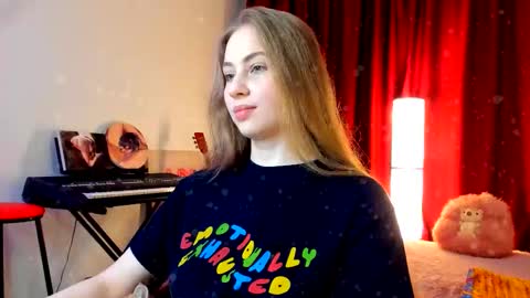 Snapshot of the_steel_magnolia_ chatting on December 2025 08:05:01 PM Ally STREAMING ON TWITCH NOW Check my Twitter for updates online show from December 2025 08:05:01 PM