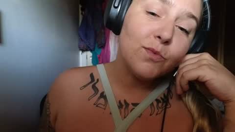 theauroramae -  online show from June 2026 03:21:02 PM