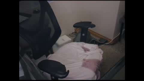 Snapshot of thebearking69 chatting on December 2025 05:56:01 AM The Bear King online show from December 2025 05:56:01 AM