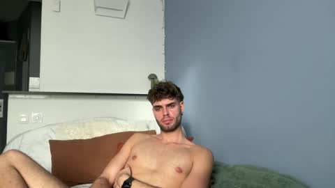 Snapshot of thebrokescholar chatting on January 2026 01:39:01 PM Broke Scholar online show from January 2026 01:39:01 PM