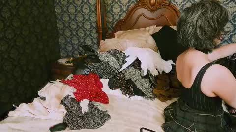 Joan online show from March 2026 09:18:02 PM