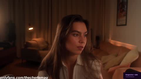 Snapshot of thecherie chatting on November 2025 08:40:01 PM Cherie online show from November 2025 08:40:01 PM