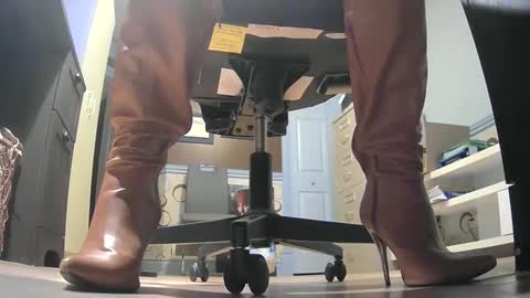 Snapshot of thecowboy_74 chatting on December 2025 03:44:02 AM thecowboy_74 online show from December 2025 03:44:02 AM