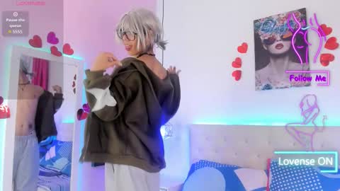 ethan online show from October 2025 07:58:02 PM