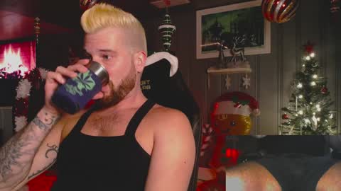 Snapshot of theehhteam chatting on December 2024 08:15:01 PM H online show from December 2024 08:15:01 PM