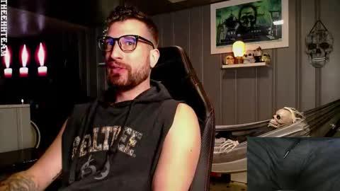 Snapshot of theehhteam chatting on September 2025 08:23:01 PM H online show from September 2025 08:23:01 PM