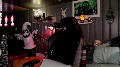 Snapshot of theehhteam chatting on September 2025 06:46:01 PM H online show from September 2025 06:46:01 PM