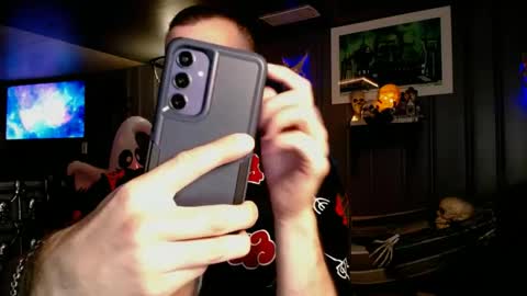 Snapshot of theehhteam chatting on October 2025 04:40:01 PM H online show from October 2025 04:40:01 PM