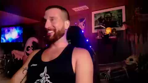 Snapshot of theehhteam chatting on October 2025 08:11:02 PM H online show from October 2025 08:11:02 PM