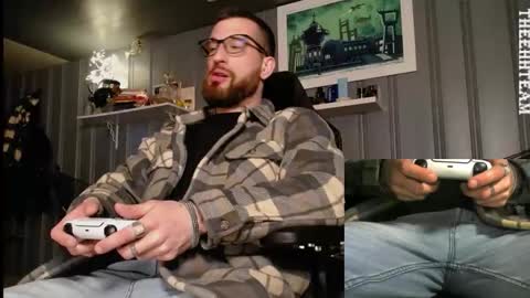 Snapshot of theehhteam chatting on November 2025 08:58:02 PM H online show from November 2025 08:58:02 PM