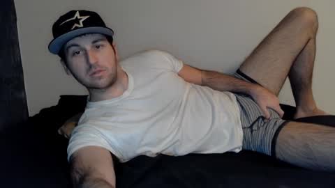 Snapshot of theetwohander chatting on January 2025 12:28:02 PM Theetwohander online show from January 2025 12:28:02 PM