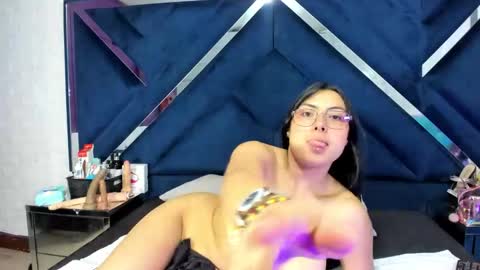 Snapshot of thegirlsshow chatting on February 2026 01:18:02 PM april and Sasha online show from February 2026 01:18:02 PM