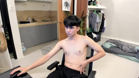 Snapshot of thegreenmagus chatting on December 2024 04:29:02 PM Green online show from December 2024 04:29:02 PM