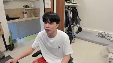 Snapshot of thegreenmagus chatting on March 2025 07:26:02 AM Green online show from March 2025 07:26:02 AM