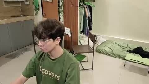 Snapshot of thegreenmagus chatting on November 2025 03:01:02 PM Green online show from November 2025 03:01:02 PM