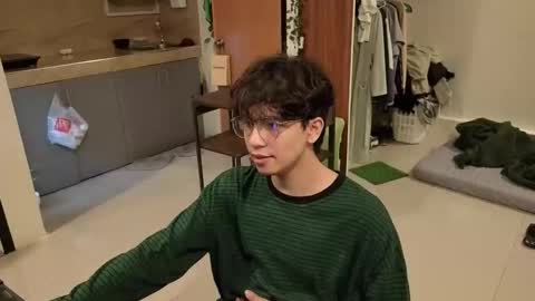 Snapshot of thegreenmagus chatting on December 2025 08:10:02 AM Green online show from December 2025 08:10:02 AM