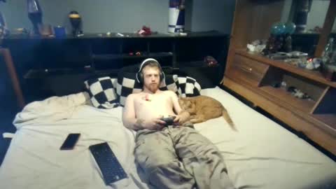 fuzzyfox online show from September 2025 06:52:01 PM