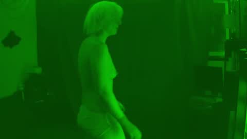 Snapshot of thehungmantis chatting on February 2025 03:07:01 AM thehungmantis online show from February 2025 03:07:01 AM