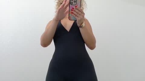 Lily Marie online show from December 2025 05:42:02 PM