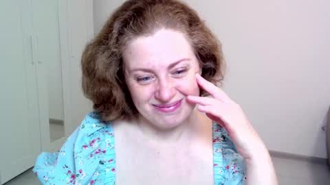 Ella online show from February 2025 05:02:02 AM