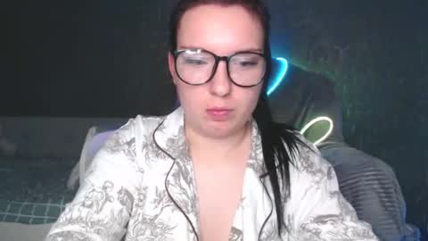 Lisa online show from November 2025 02:45:01 AM