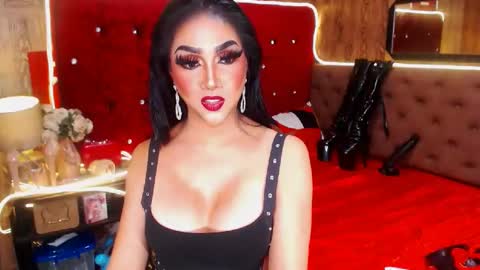 Snapshot of thelustqueen chatting on January 2025 03:39:01 PM thelustqueen online show from January 2025 03:39:01 PM