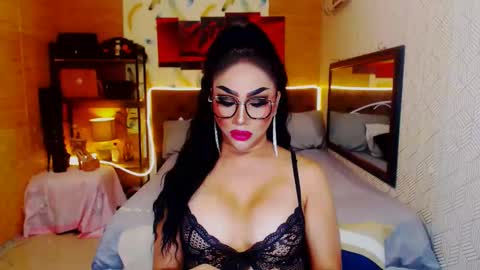 Snapshot of thelustqueen chatting on March 2025 07:04:02 PM thelustqueen online show from March 2025 07:04:02 PM