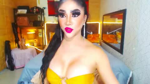 Snapshot of thelustqueen chatting on March 2025 10:19:02 PM thelustqueen online show from March 2025 10:19:02 PM