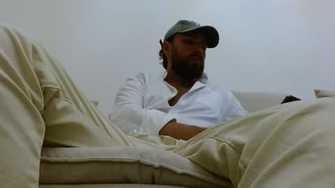 Snapshot of themonarchgoat chatting on November 2025 03:00:02 PM TheMonarchGoat online show from November 2025 03:00:02 PM