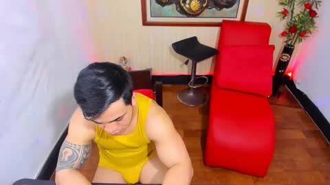 themuscularvenezuelanman online show from April 2026 10:51:01 PM