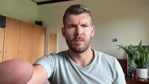 Snapshot of thenakedshaman chatting on January 2026 09:33:02 AM TheNakedShaman online show from January 2026 09:33:02 AM