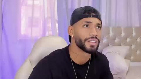 Theo Sky online show from September 2025 08:22:02 PM