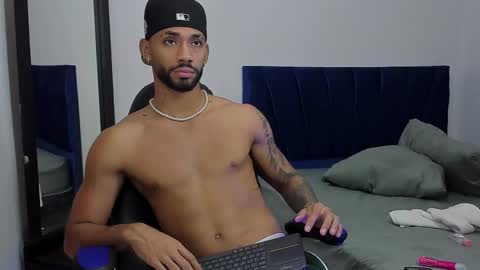 Theo Sky online show from October 2025 08:59:01 PM