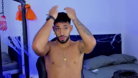 Theo Sky online show from October 2025 03:46:02 PM