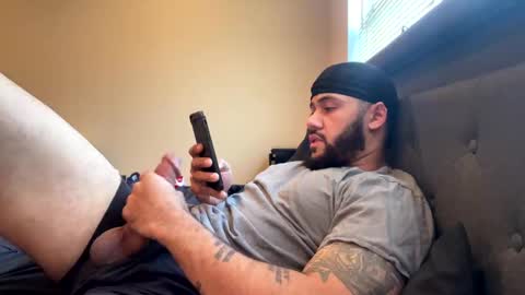 Snapshot of thepipe_layer chatting on December 2024 08:32:01 PM ThePipe online show from December 2024 08:32:01 PM