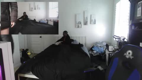 Snapshot of thepluglove chatting on November 2025 05:13:02 PM The Plug Love Friends online show from November 2025 05:13:02 PM