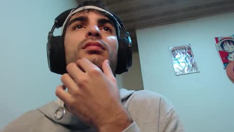 Santiago Enrique online show from November 2025 05:28:02 AM