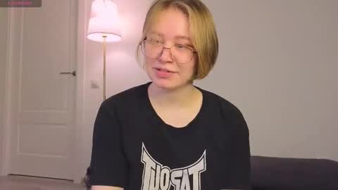 Snapshot of thestaronsky chatting on January 2026 05:45:02 AM Lucia online show from January 2026 05:45:02 AM