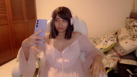 Snapshot of thetalkingbutt chatting on December 2024 03:15:01 AM Mai online show from December 2024 03:15:01 AM