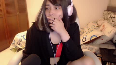 Snapshot of thetalkingbutt chatting on December 2024 06:59:02 AM Mai online show from December 2024 06:59:02 AM