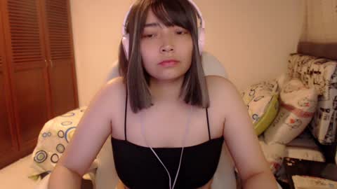 Snapshot of thetalkingbutt chatting on December 2024 11:02:02 PM Mai online show from December 2024 11:02:02 PM