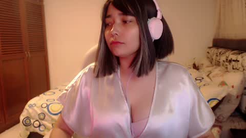 Snapshot of thetalkingbutt chatting on December 2024 01:10:02 AM Mai online show from December 2024 01:10:02 AM