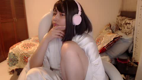 Snapshot of thetalkingbutt chatting on January 2025 06:25:01 AM Mai online show from January 2025 06:25:01 AM