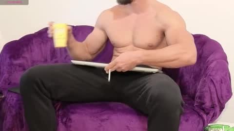 Snapshot of thetopalex chatting on September 2025 06:18:02 AM TheTopAlex online show from September 2025 06:18:02 AM