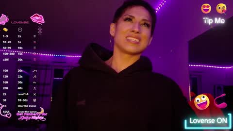 Snapshot of thetrinityyyy chatting on December 2025 06:52:01 AM thetrinityyyy online show from December 2025 06:52:01 AM