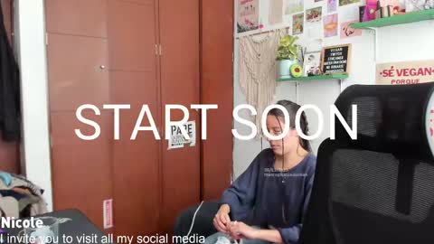 Nicole online show from March 2025 08:10:02 PM